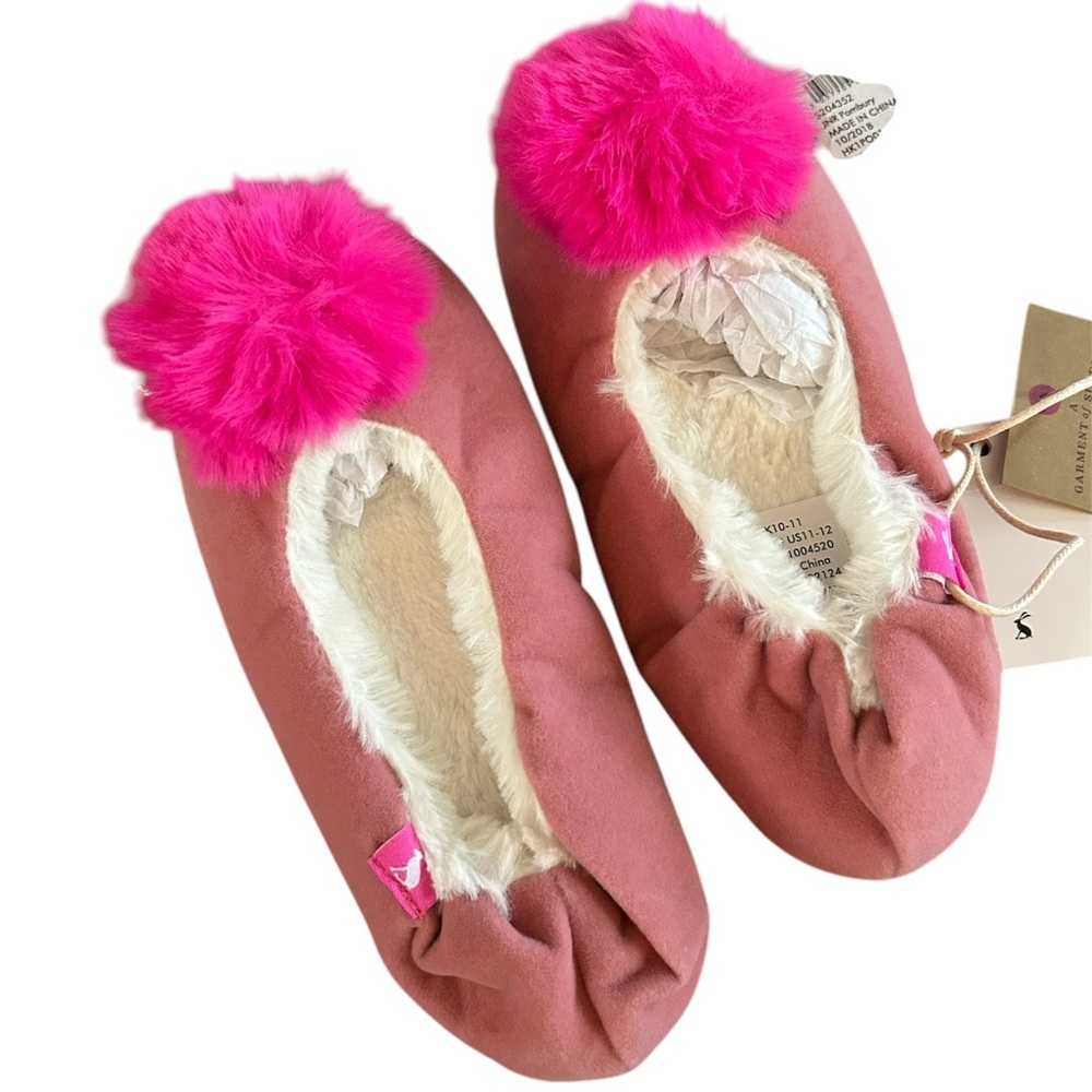 NWT Joules | Girl’s pink suede sherpa lined slippers hot pink pom poms sz 11-12